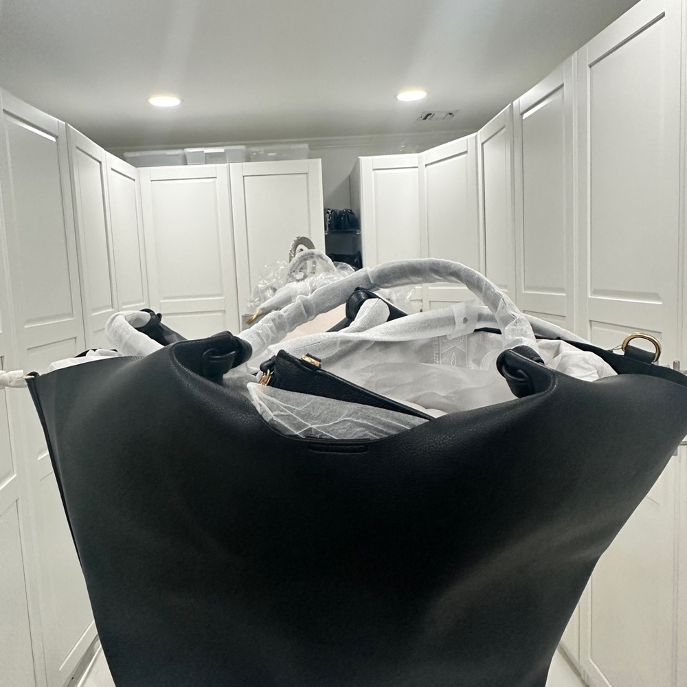 DKNY Paula large Black Tote Bag - Picture 7 of 7